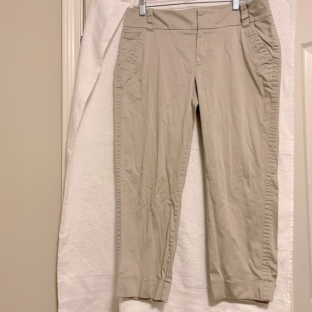 Eddie Bauer crop length. Like new. Nonsmoking